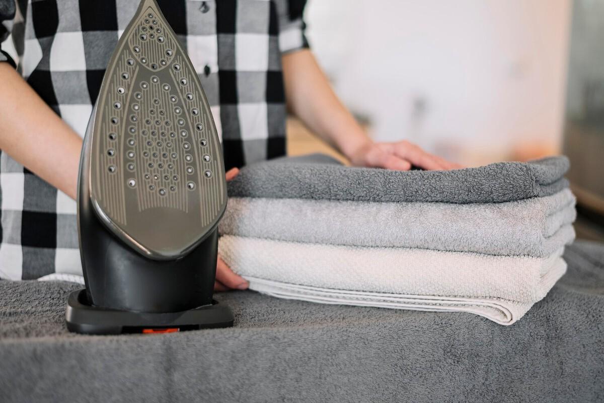 How To Clean A Burnt Iron So That It Looks Like New: Step By Step Guide To Removing Black Marks