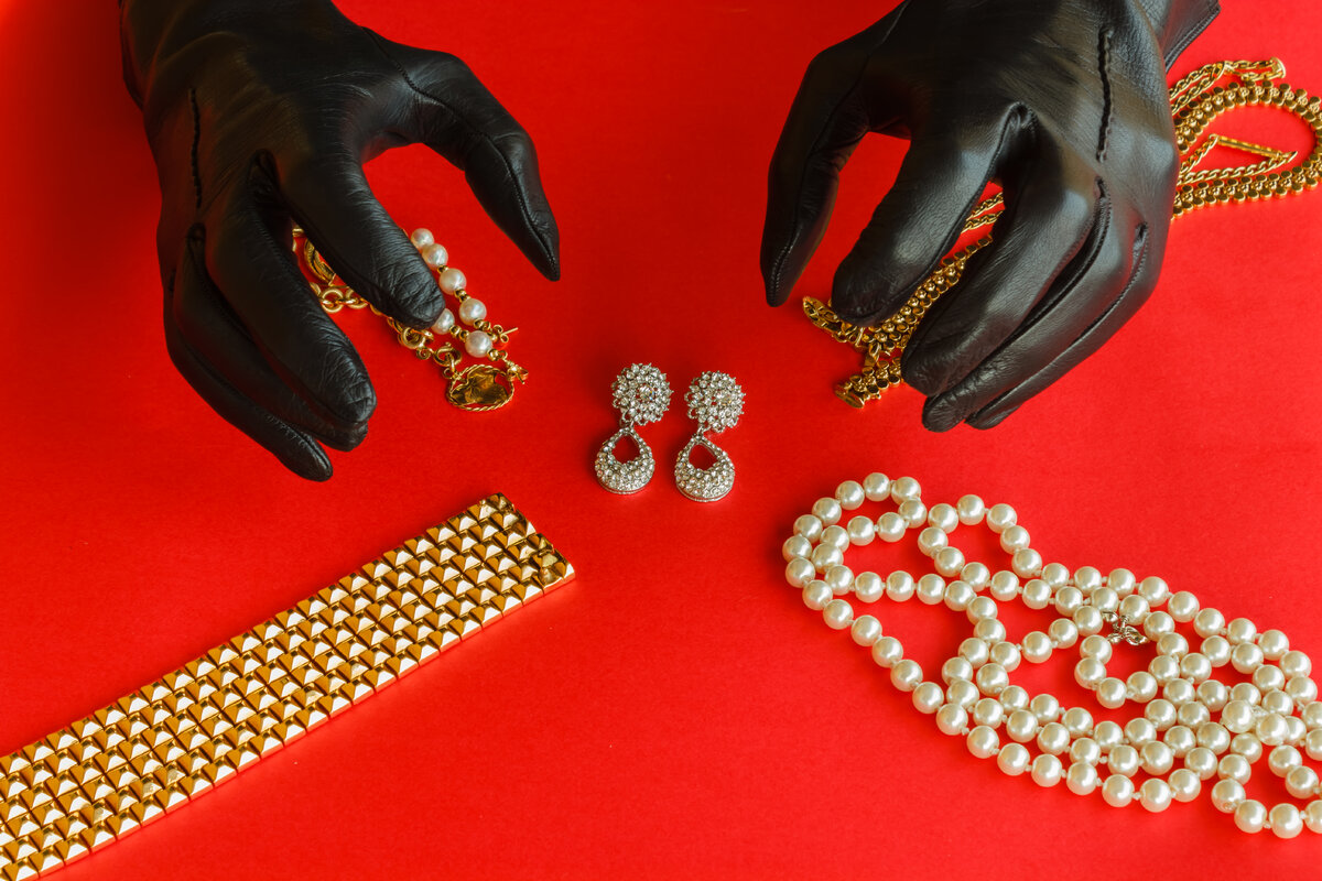 Man Arrested For Stealing Jewellery Worth €7,000 From His Aunt And Attempting To Flee To The United Kingdom From Alicante